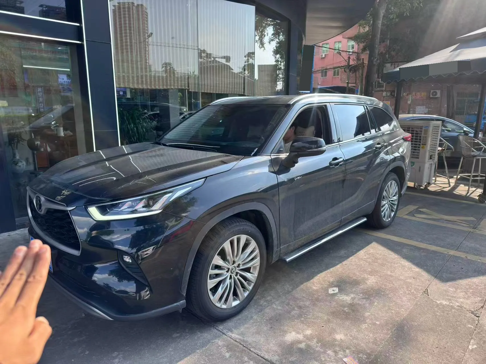 Toyota 2024 Highlander Hybrid 2.5L CVT Intelligent Electric Hybrid AWD Premium Edition 7-seater Automatic Transmission
