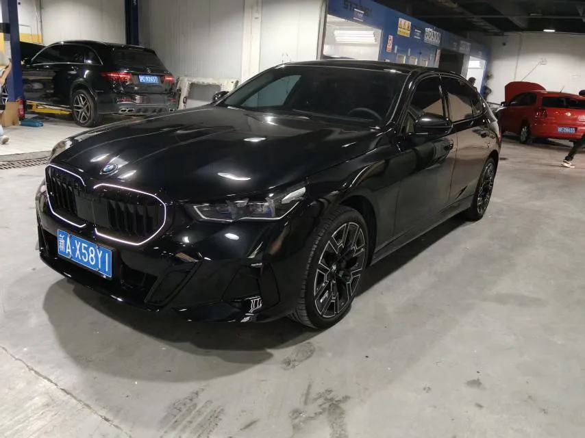 2026 BMW 5 Series 530Li 48V 2.0T Leading M Sport Package Automatic