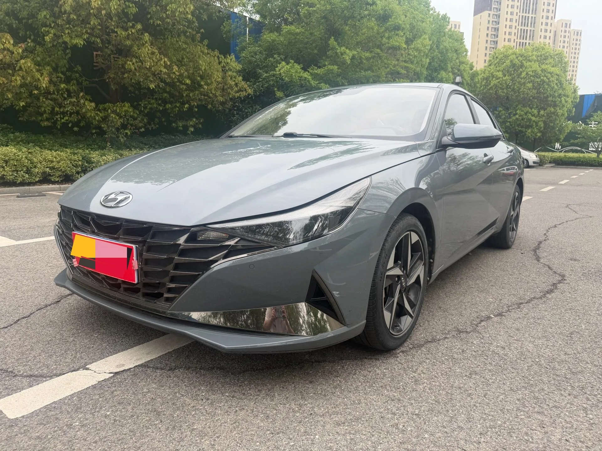 Hyundai Elantra 2021 1.5L CVT LUX Premium Edition