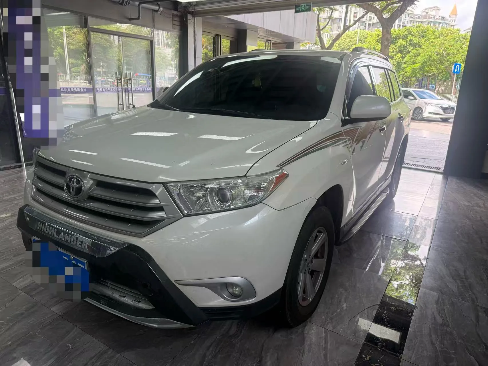 2013 Highlander, 2.7L, 2WD, 5-Seater, Purple Gold Edition