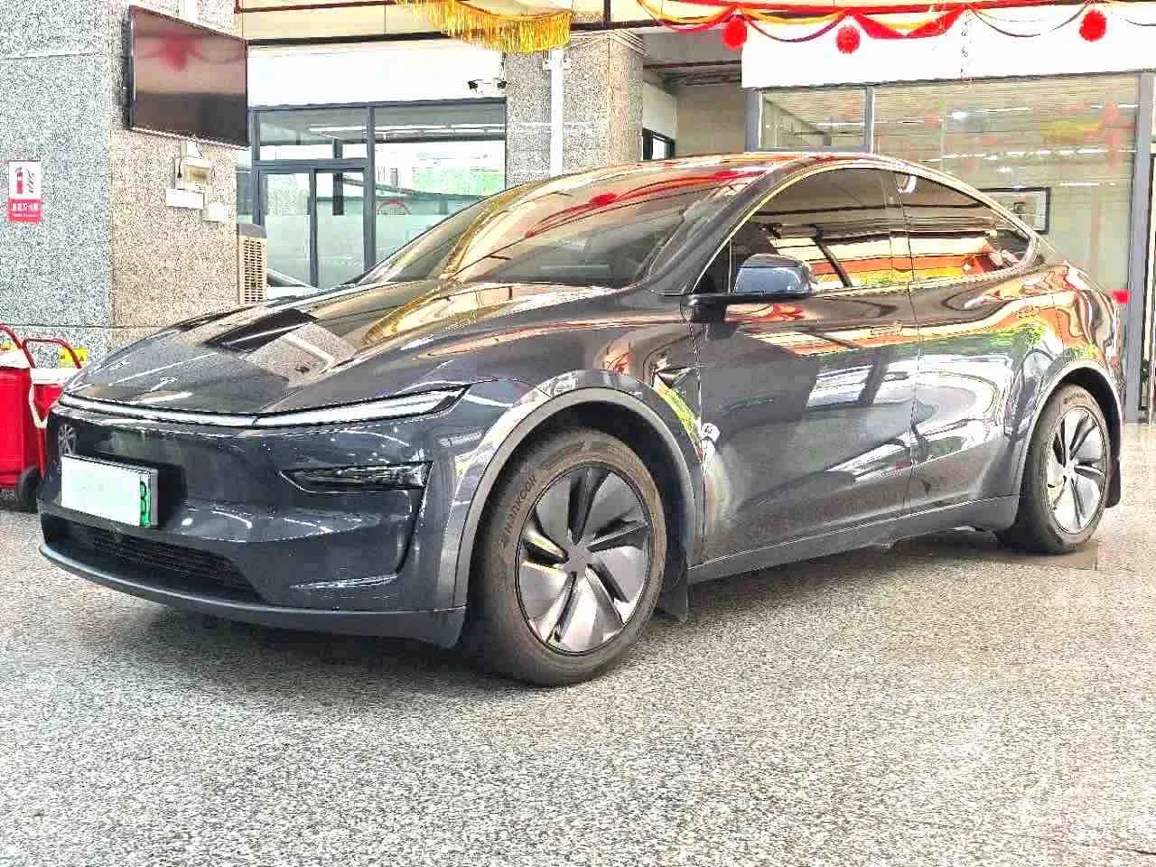 Tesla 2025 Model Y Long Range All-Wheel Drive First Edition Automatic