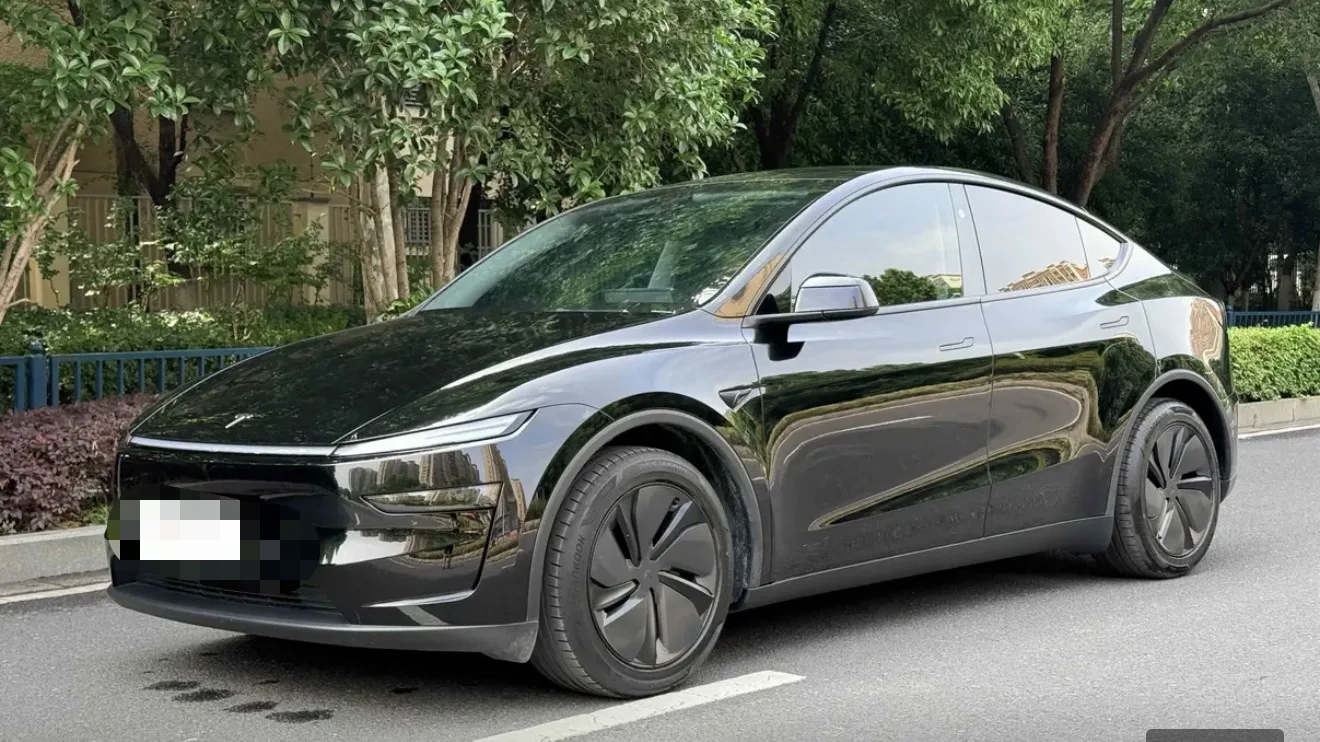 Tesla 2025 Model Y Long Range All-Wheel Drive (Facelift) Automatic