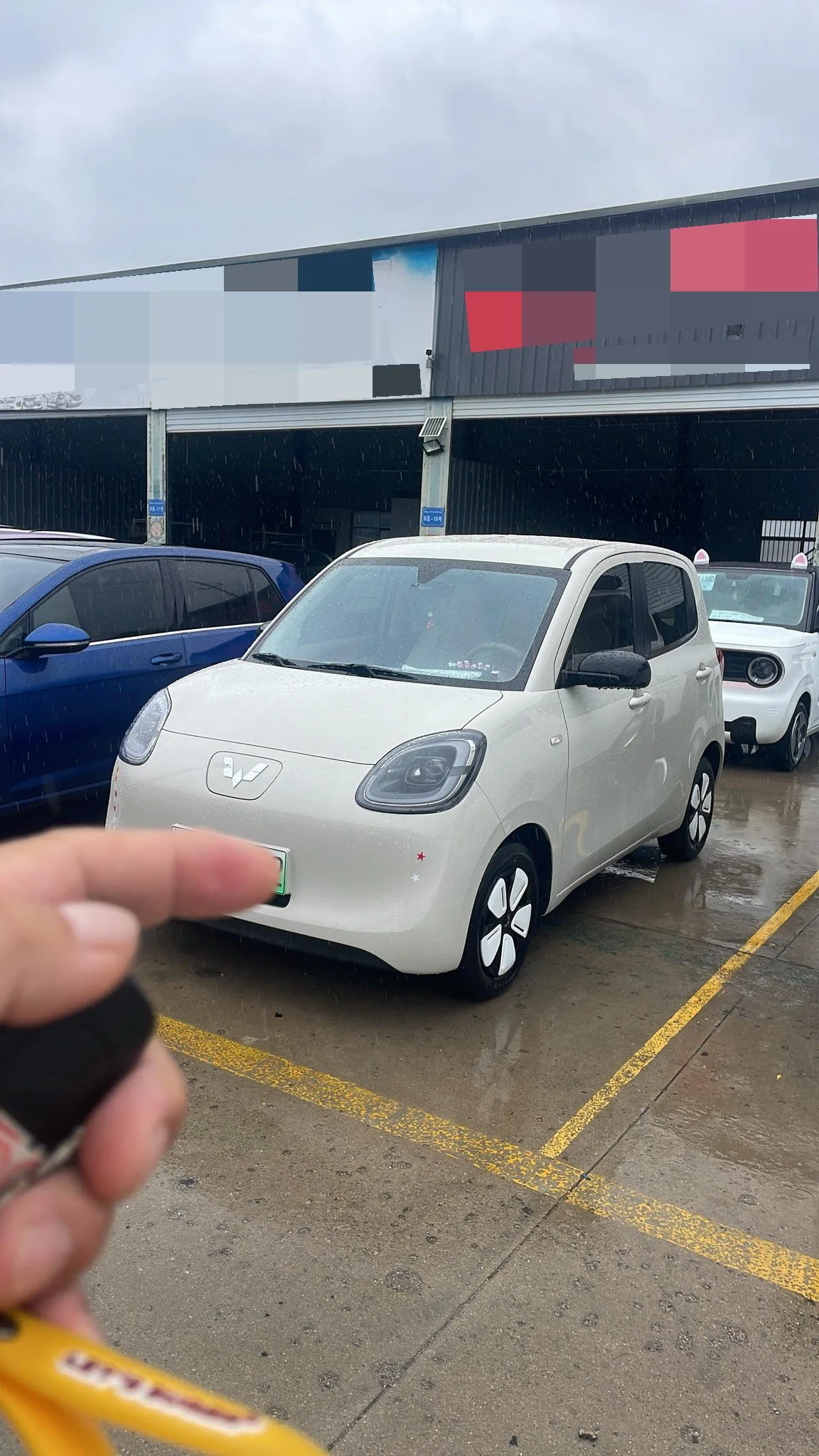 Wuling 2025 Hongguang MINI EV Four-Door Advanced Model Automatic