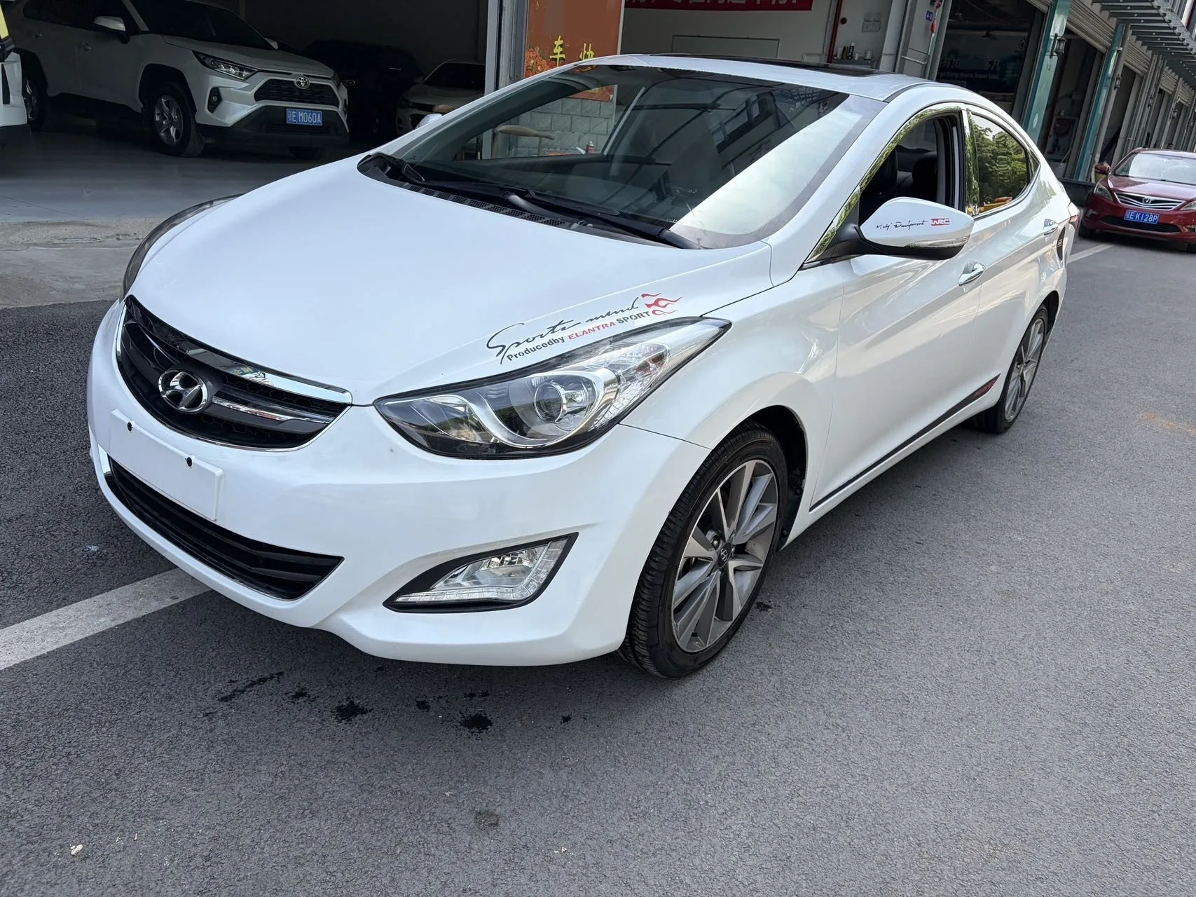 Hyundai Elantra 2015 1.6L Automatic Premium Edition