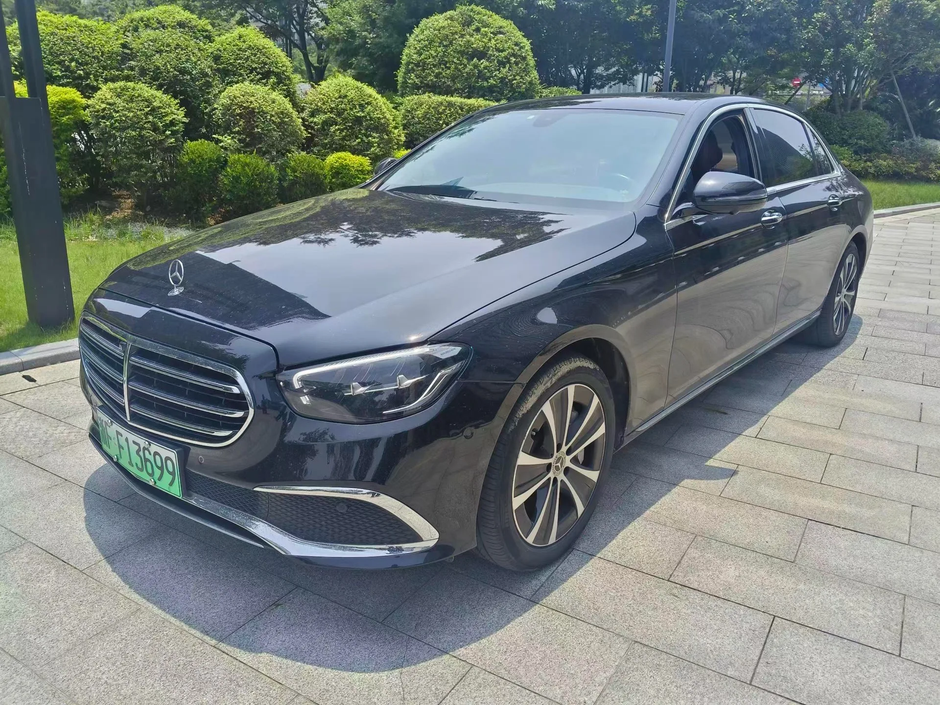 Mercedes-Benz E-Class PHEV 2022 Facelift E 350 e L Plug-in Hybrid Sedan