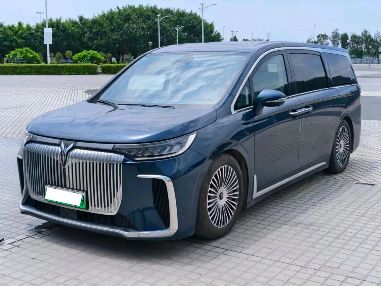 Voyah 2025 Dreamer PHEV 1.5T AWD Flagship Kunpeng Edition Automatic