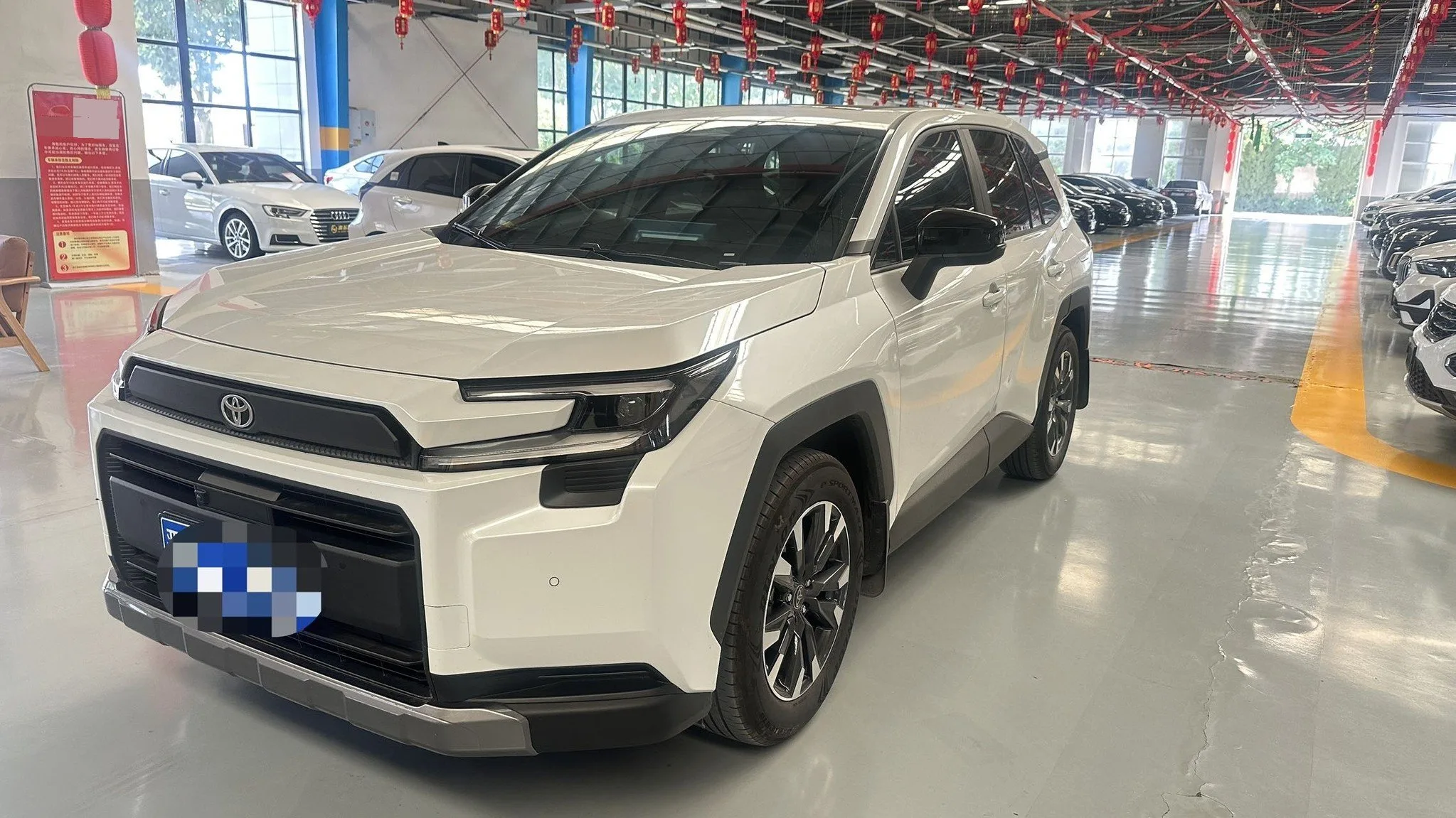 Toyota 2026 RAV4 Hybrid 2.0 CVT 2WD Luxury Edition, Automatic Transmission