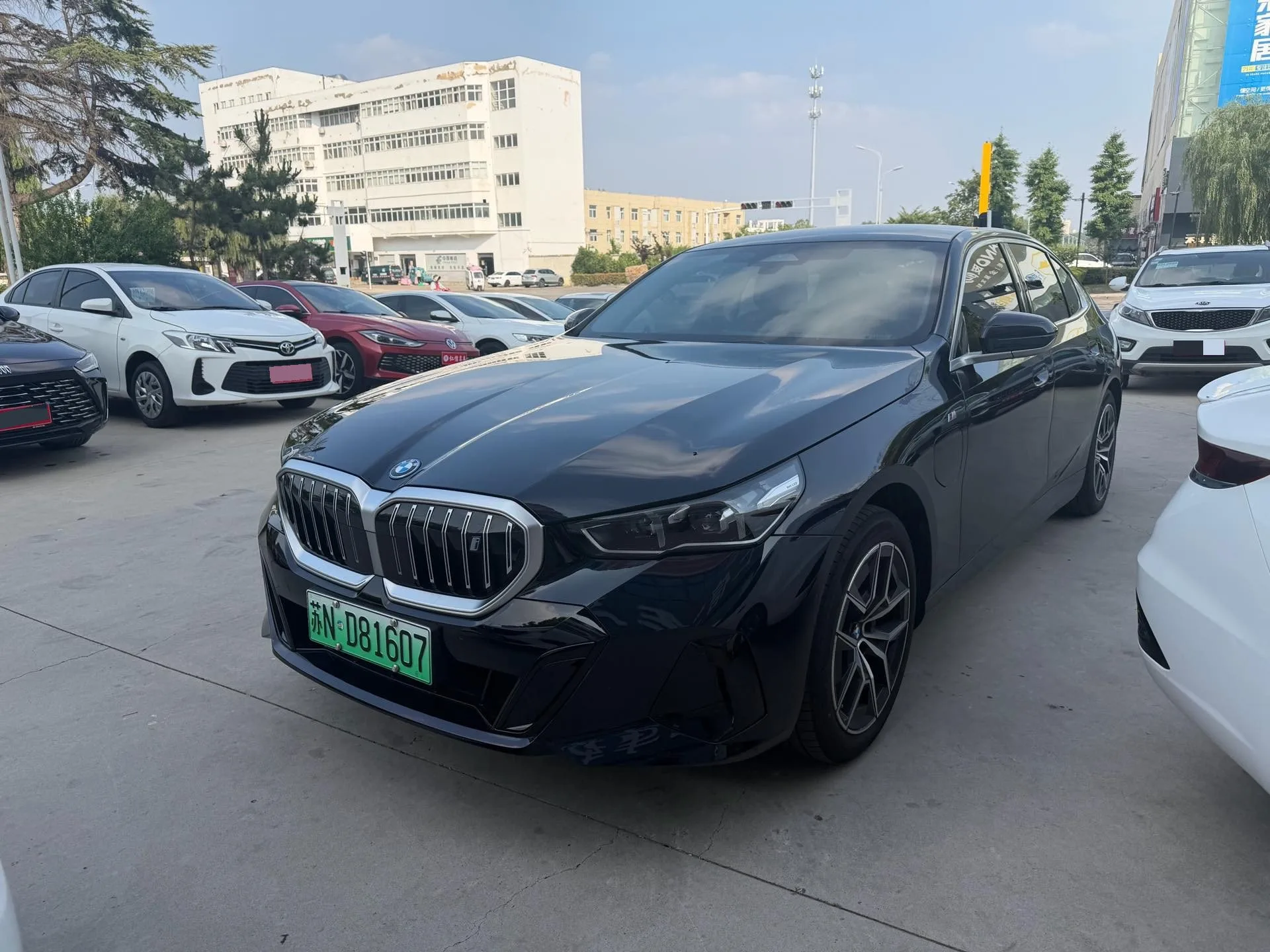 BMW 2025 i5 eDrive 35L M Sport Package Automatic