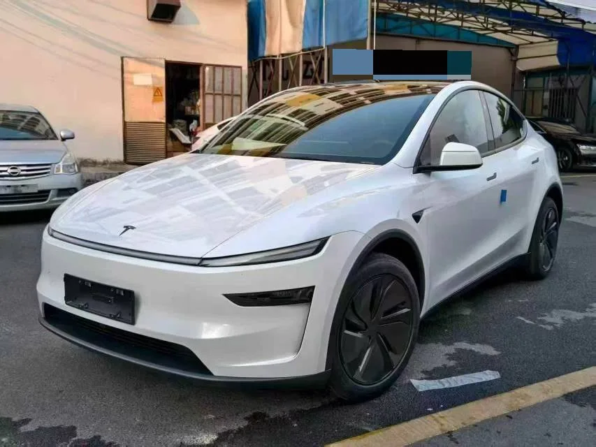 Tesla 2026 Model Y Rear-Wheel Drive Automatic