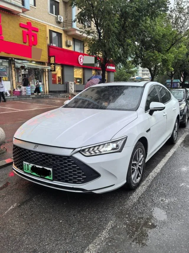 Qin PLUS 2021 DM-i 120KM Premium Edition