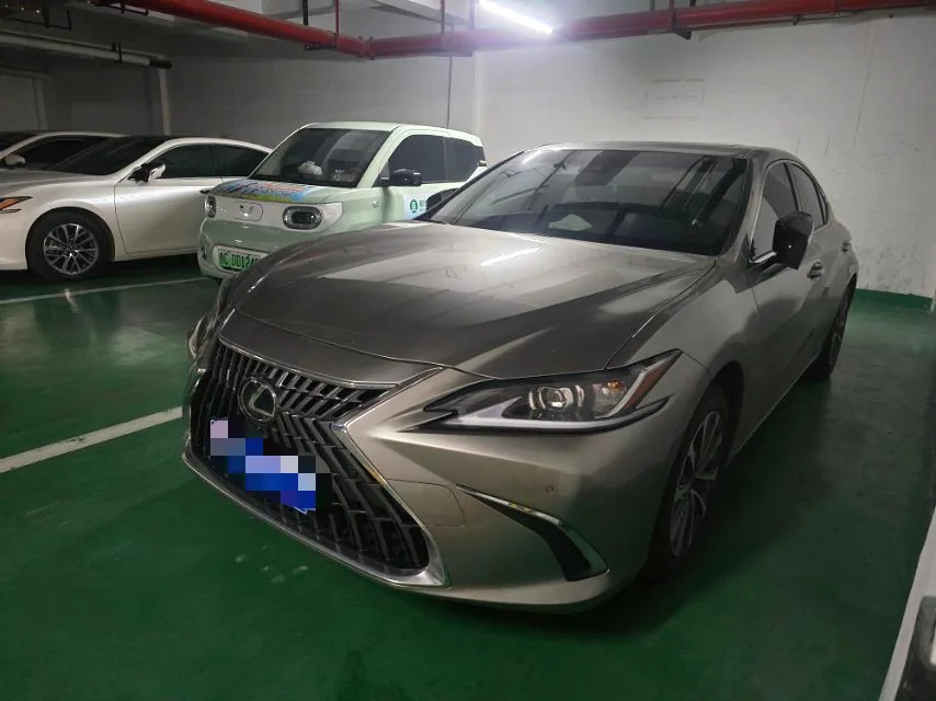 Lexus ES 2023 200 Premium Edition