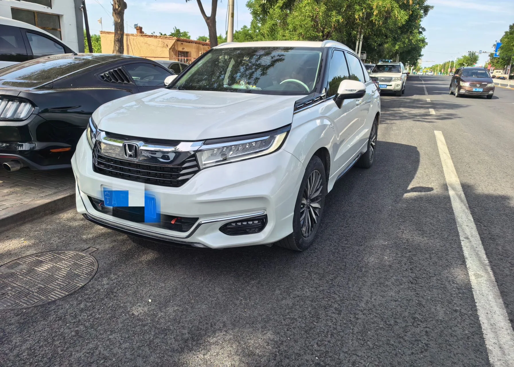 2020 Honda Avancier 370TURBO AWD Premium Edition, Two-Tone