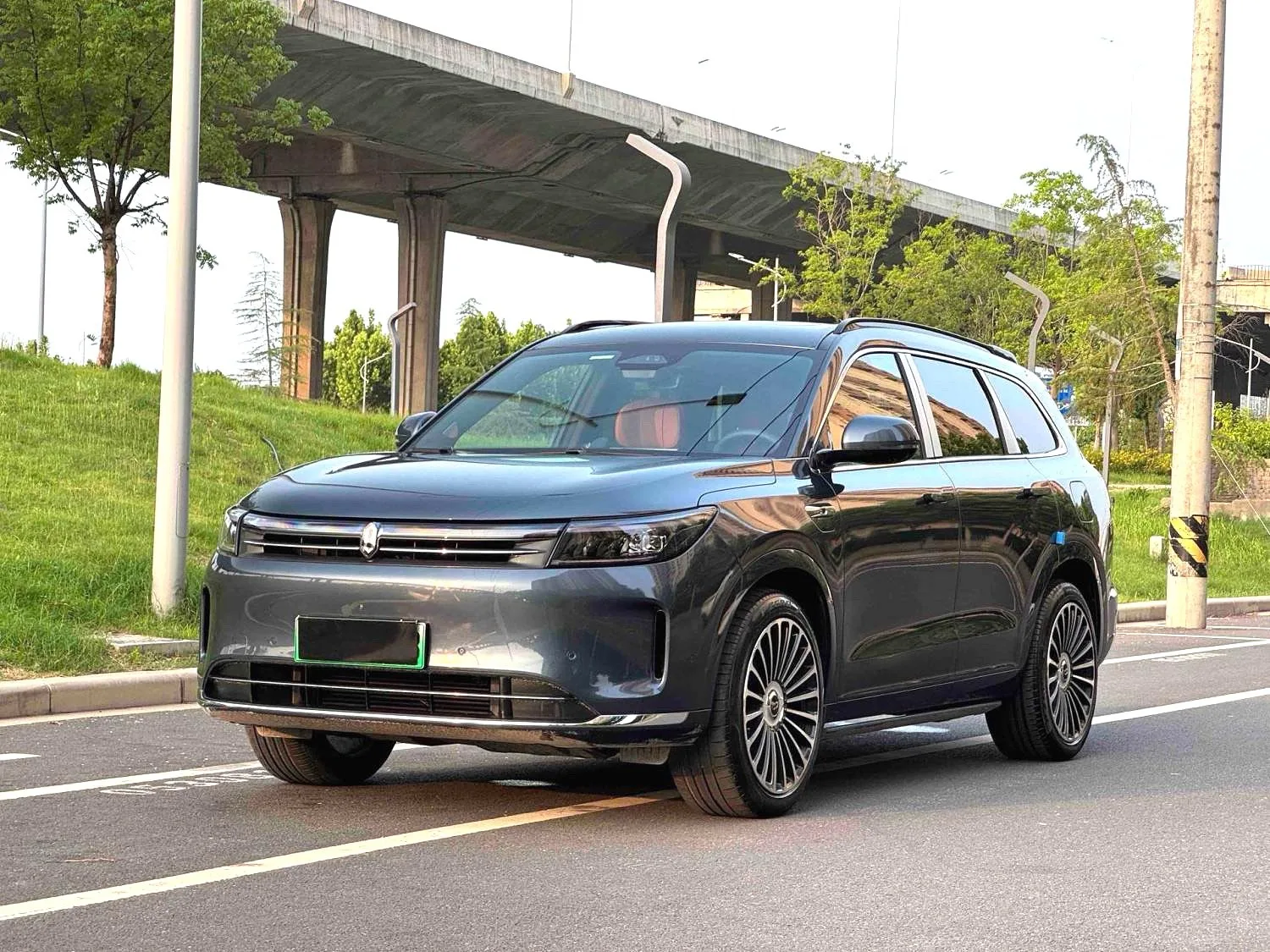 AITO 2024 Model M7 Intelligent Driving 4WD Pro 6-Seater Automatic