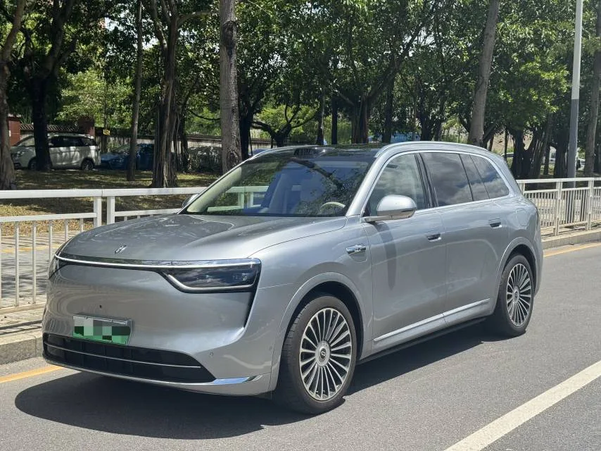 Wenjie M8 2025 Range Extended Max+ Version 53.4kWh 6-Seater