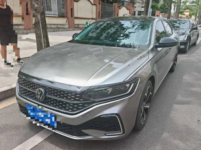 Volkswagen 2023 Passat 2.0TSI 330TSI Starry Sky Elite Edition (Facelift) Automatic Transmission