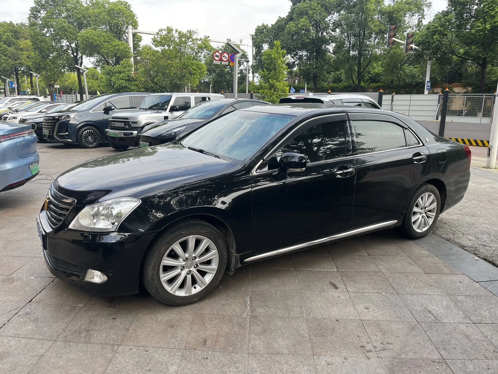 Crown 2010 2.5L Royal Leather Sunroof Navigation Edition