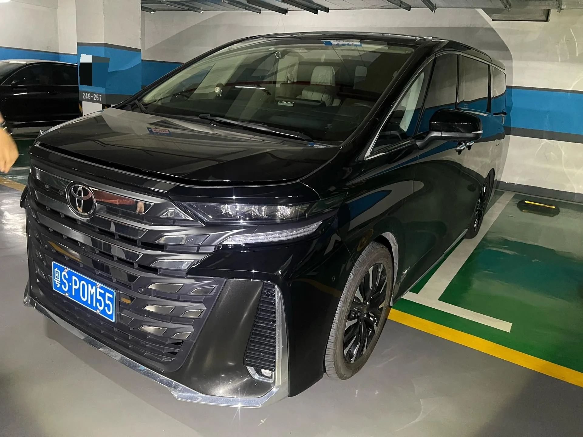 Toyota Vellfire (Imported) 2024 Crown Vellfire 2.5 CVT Supreme Executive Edition Automatic Transmission