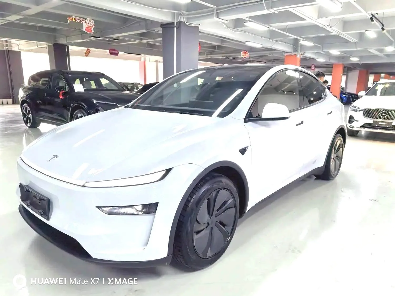 Tesla 2026 Model Y Rear-Wheel Drive Automatic