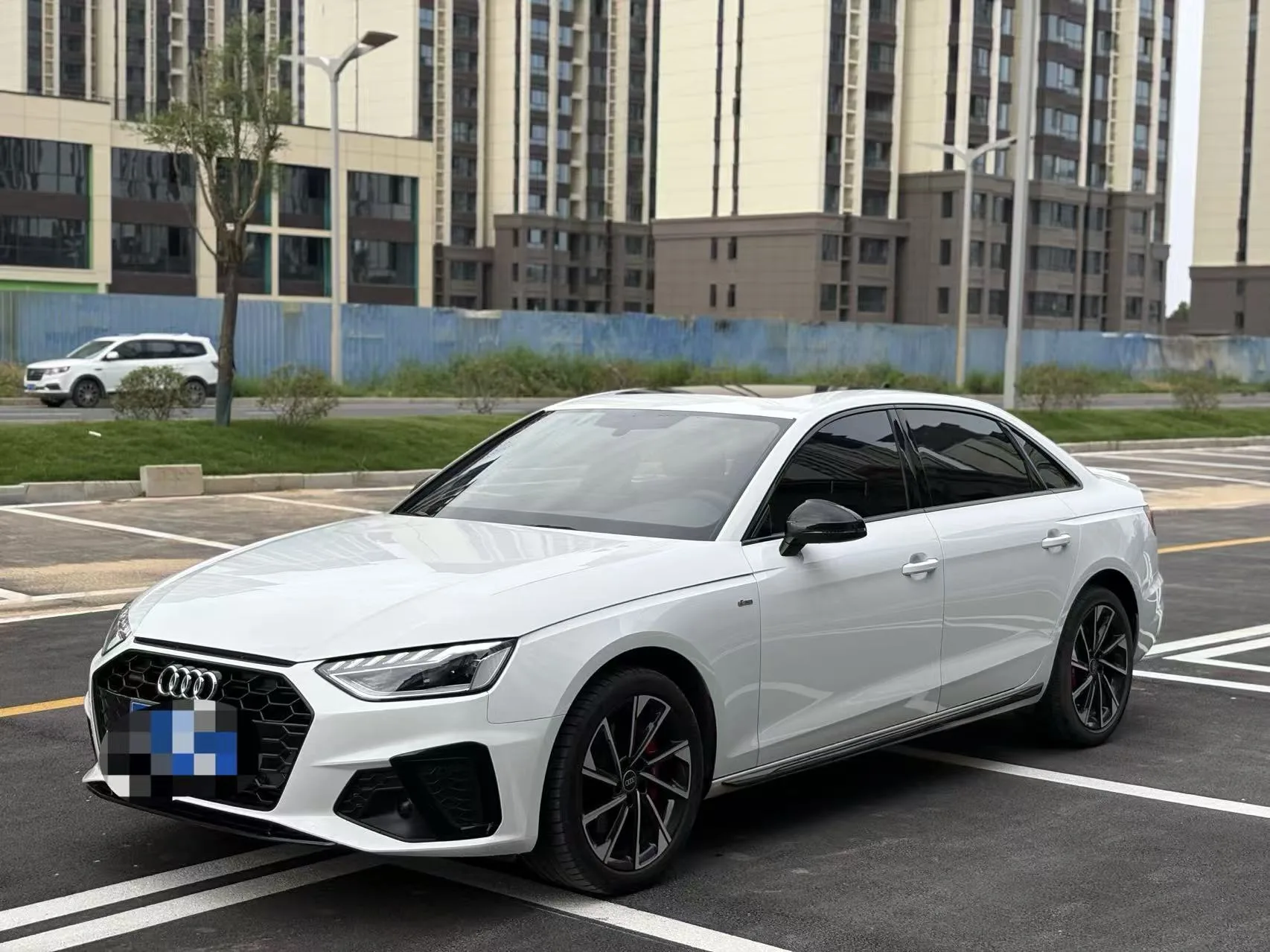 Audi A4L 2023 40 TFSI Luxury Dynamic