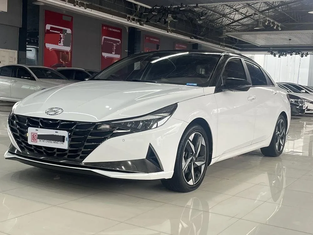 Hyundai Elantra 2021 1.5L CVT LUX Premium Edition