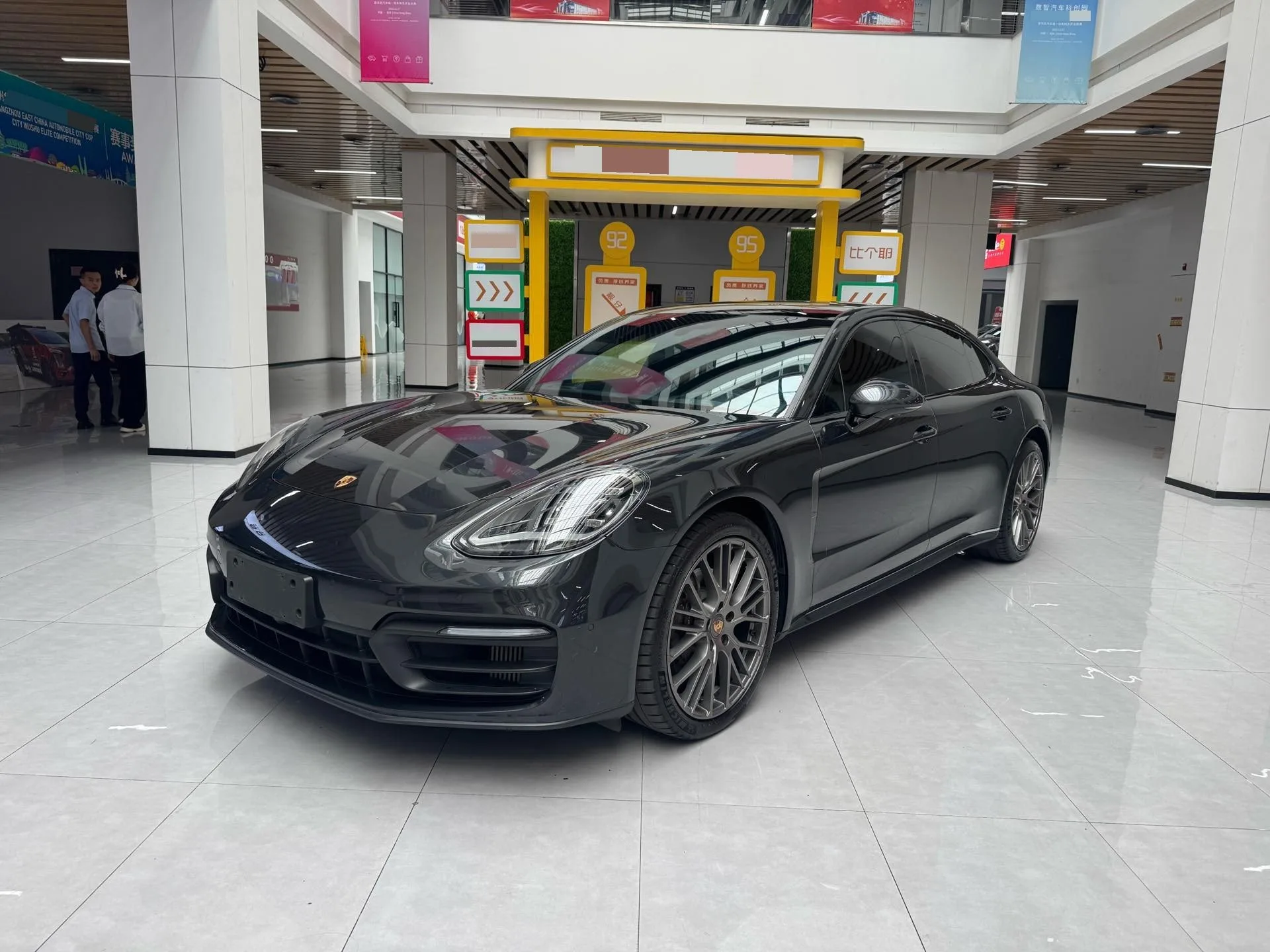 2023 Panamera Facelift: Panamera Executive Long Wheelbase Platinum Edition 2.9T