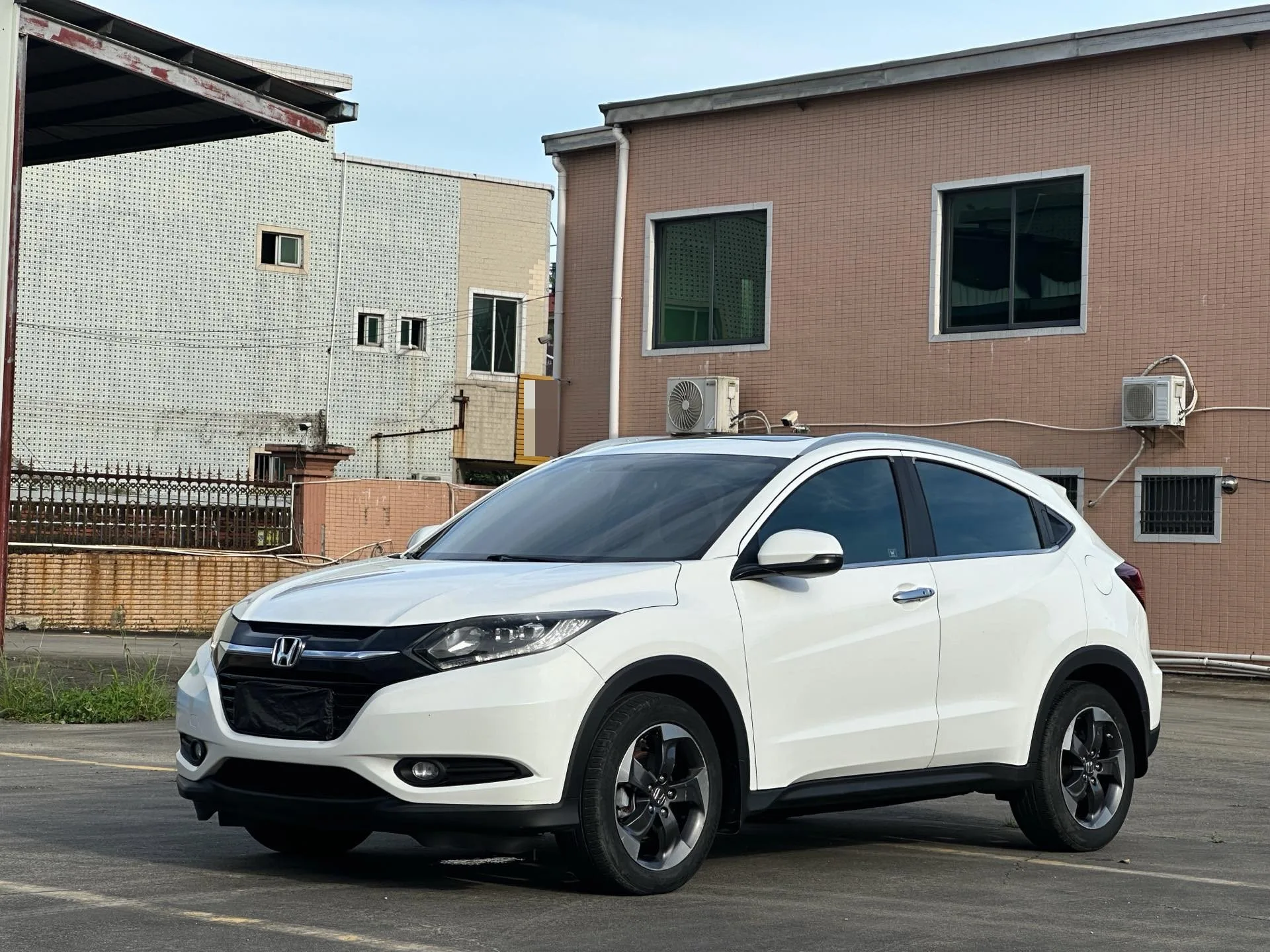 Vezel 2015 1.8L CVT 2WD Luxury