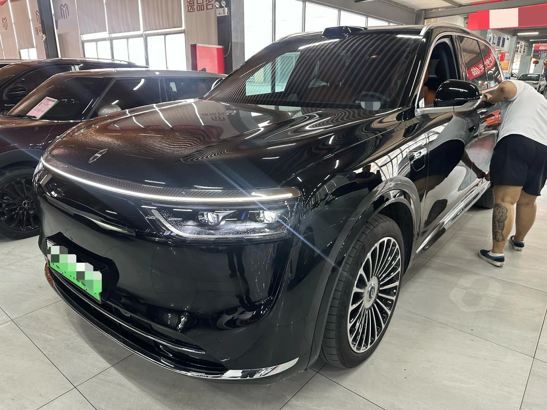 Wenjie M8 2025 Range Extended Max+ Version 53.4kWh 6-Seater