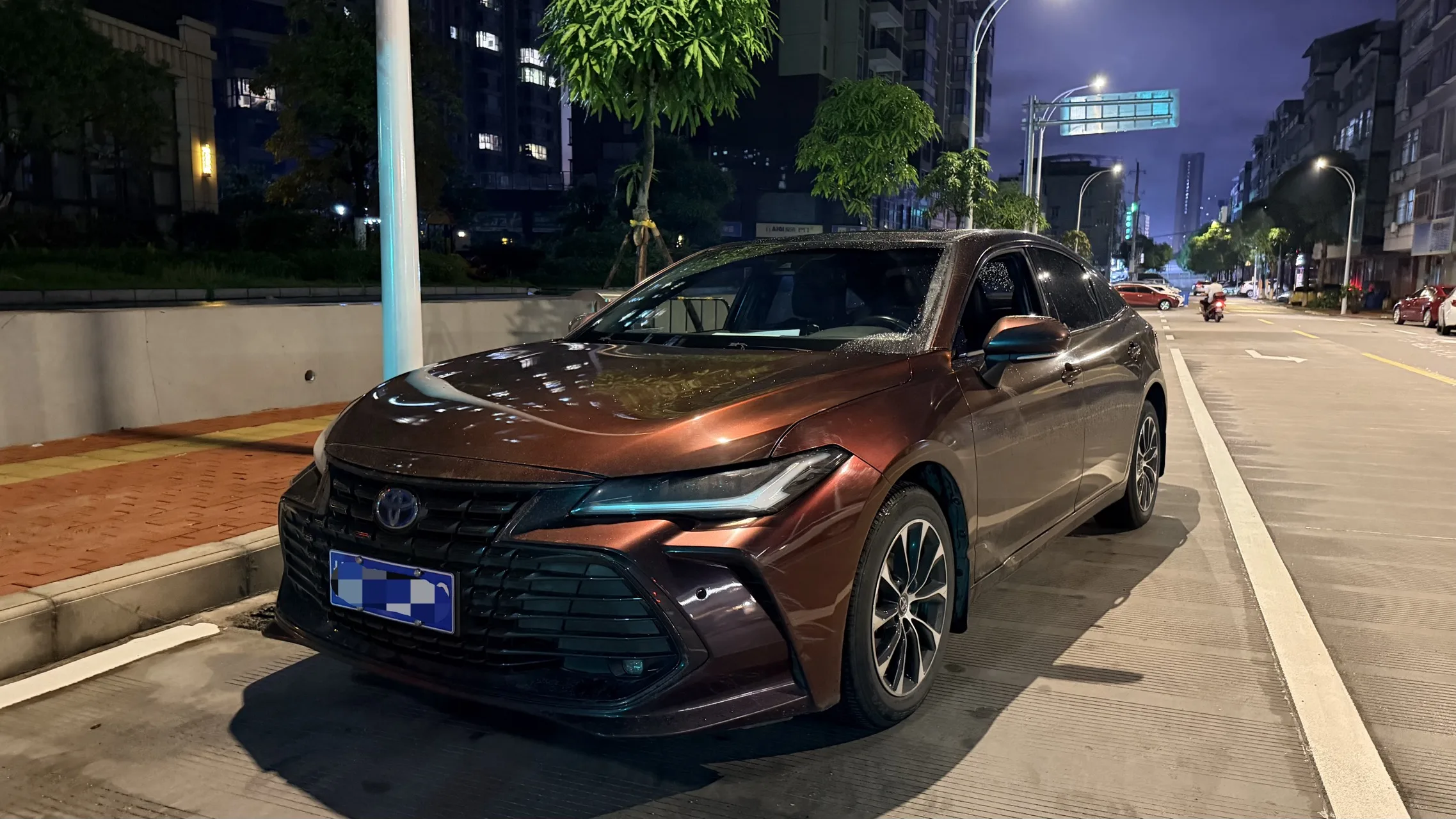 2022 Avalon Hybrid 2.5L Luxury