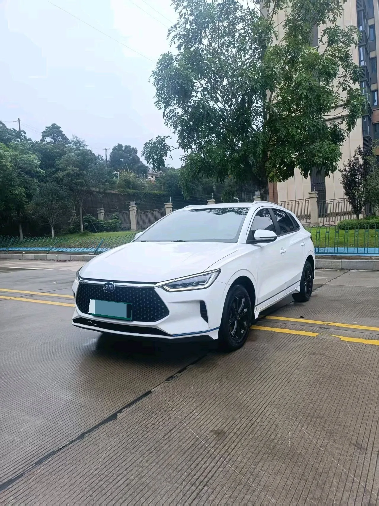 BYD e2 2021 Luxury Edition