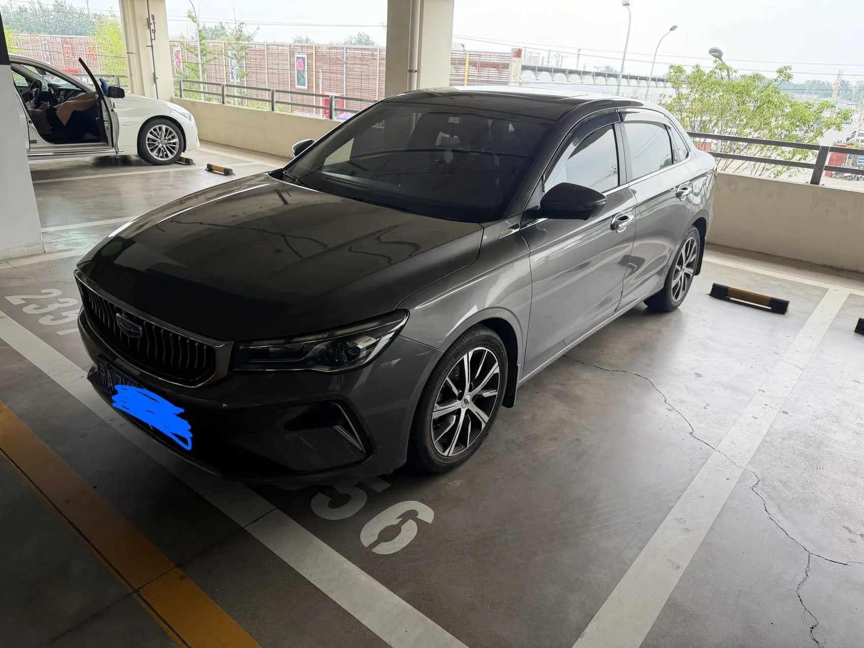 Geely Emgrand 2022 4th Generation 1.5L CVT Luxury Edition