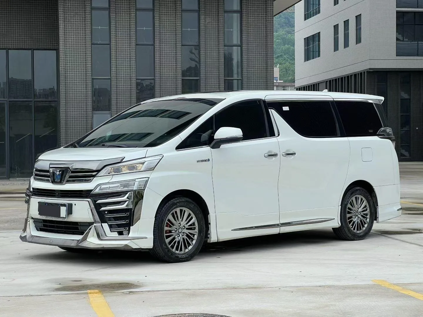 2023 Alphard Crown Hybrid 2.5L HV Premium Edition