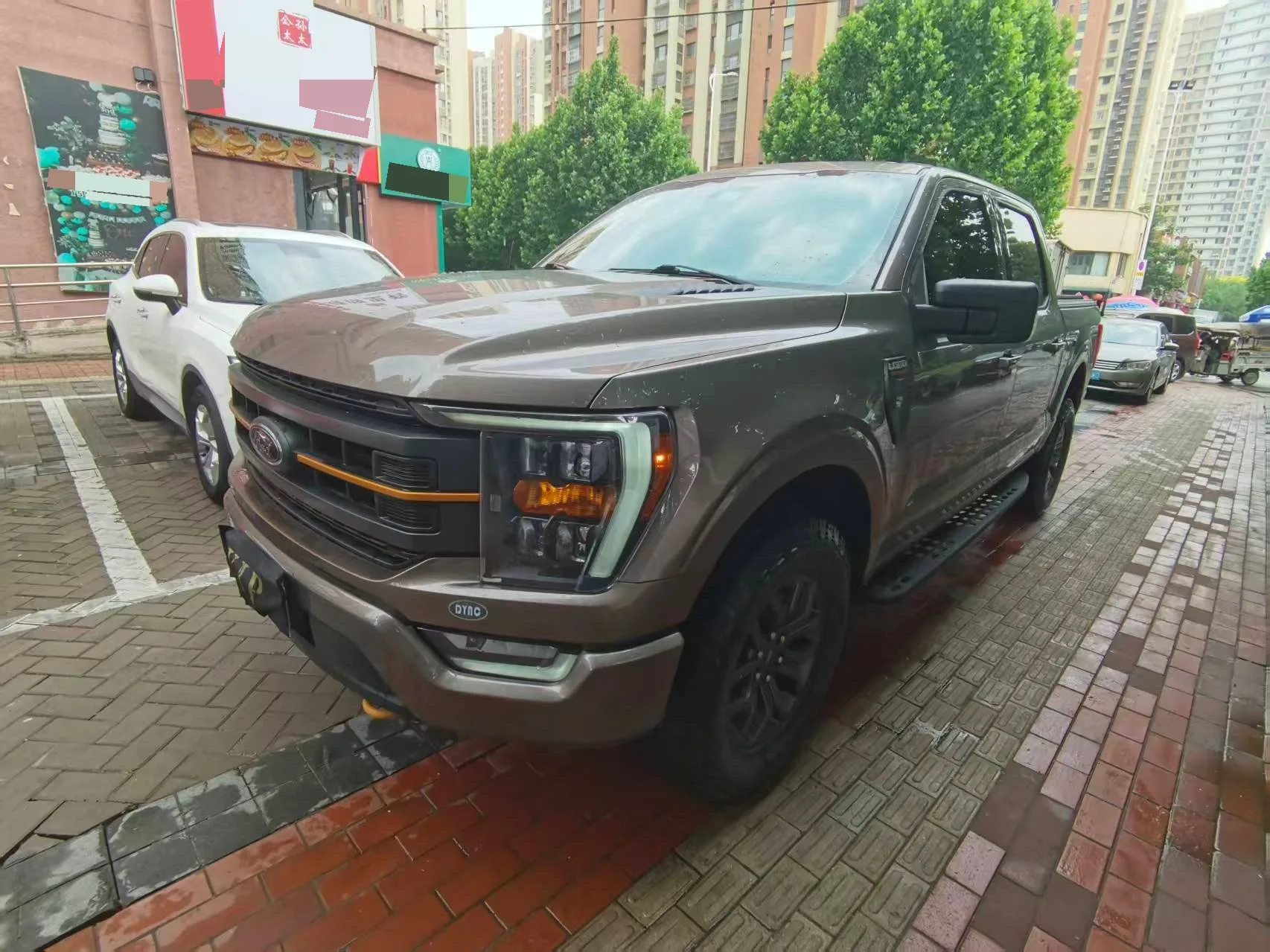 Ford Raptor (Imported) 2019 F-150 SuperCrew 3.5L Turbo 4WD High-Output 5.5-ft XL Raptor Automatic Transmission