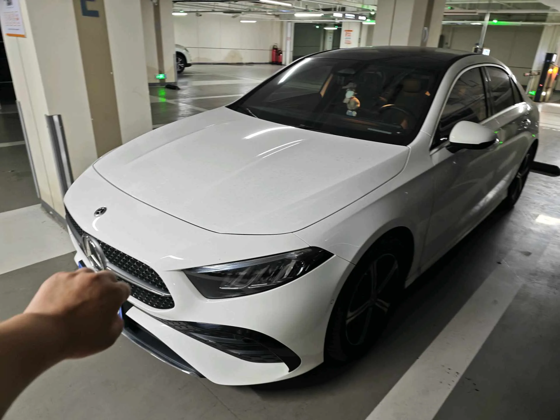 Mercedes-Benz A-Class 2024 A 200 L 1.3T Fashion Automatic