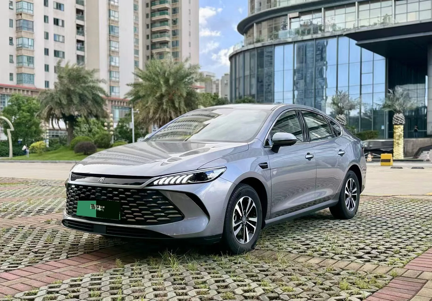 BYD 2025 Qin PLUS DM-i 1.5 CVT Intelligent Driving Edition 120KM Superior Model Automatic