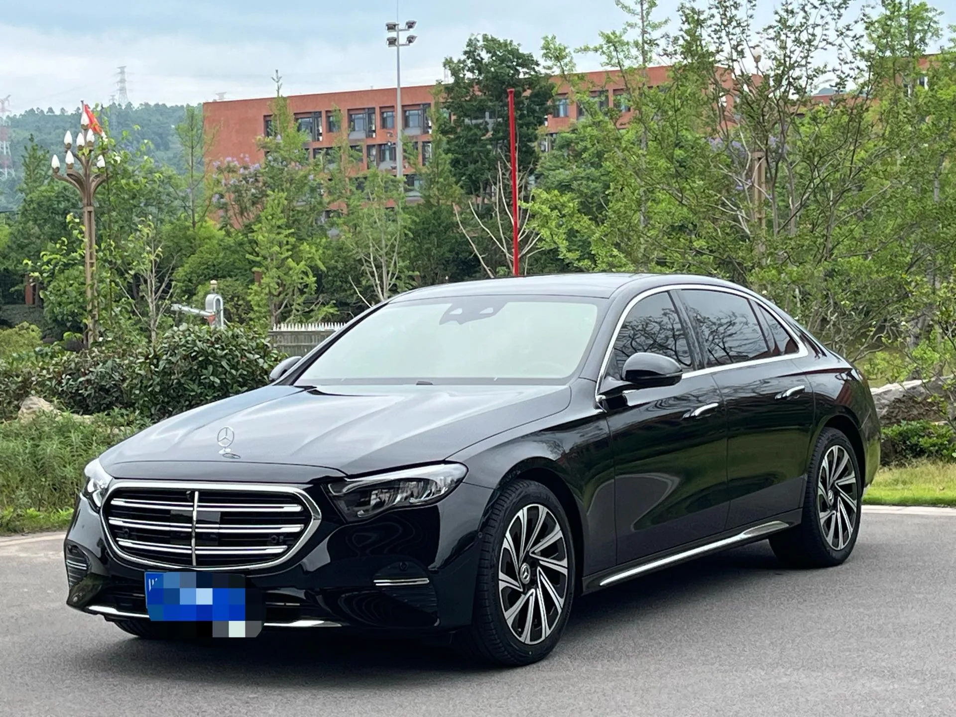 Mercedes-Benz E-Class 2025 E 300 L 48V 2.0T Luxury Sport Automatic