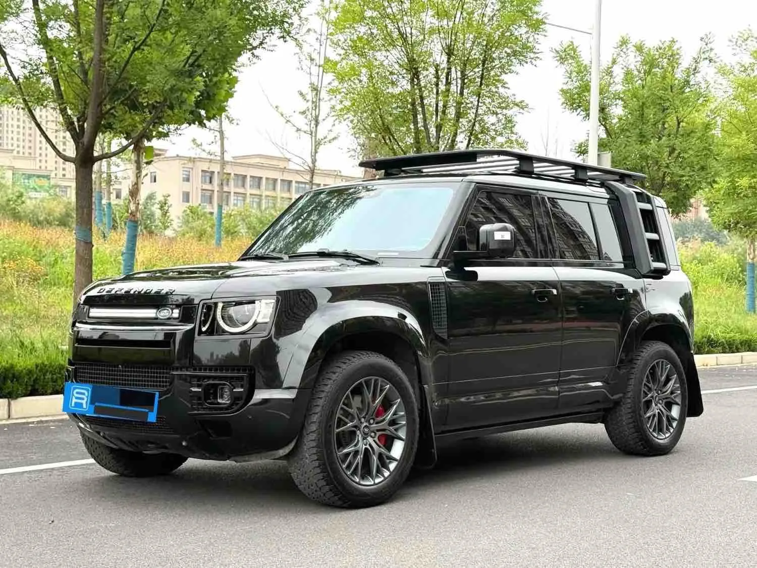 2022 Land Rover Defender 110 P400 Dark Edition