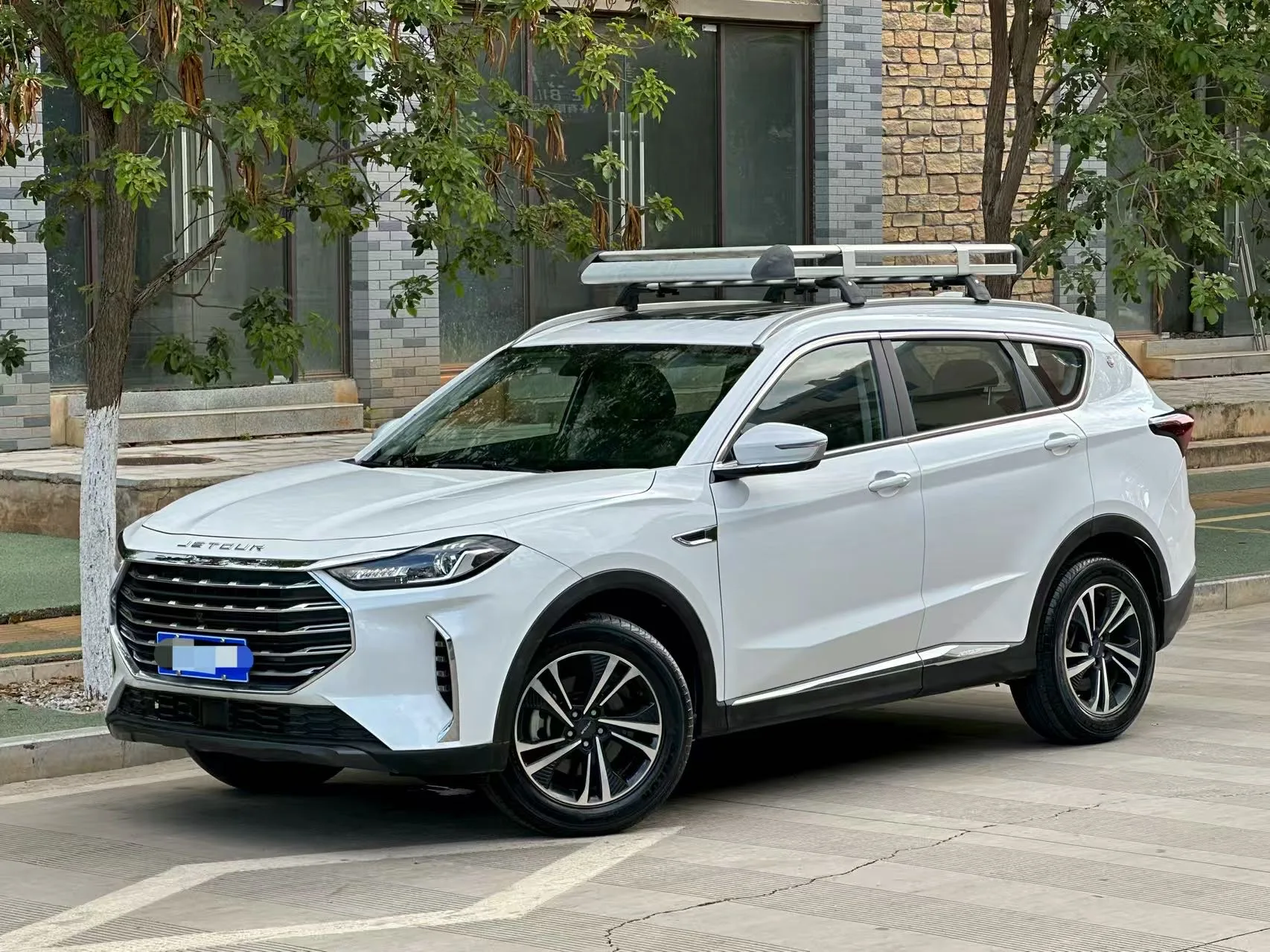 Jietu 2021 X70 PLUS 1.5T 7-Seater with Manual Transmission