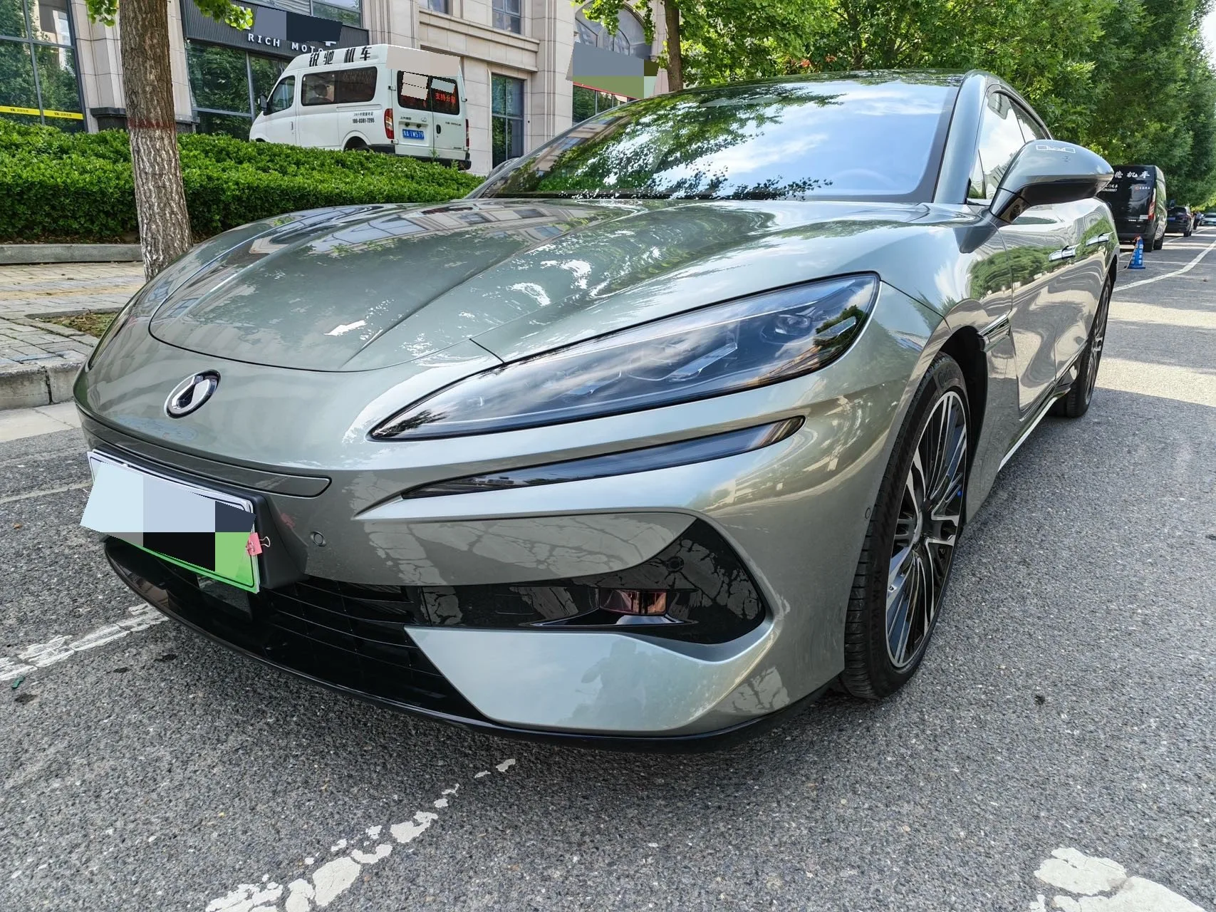Denza Z9 2024 GT Plug-in Hybrid