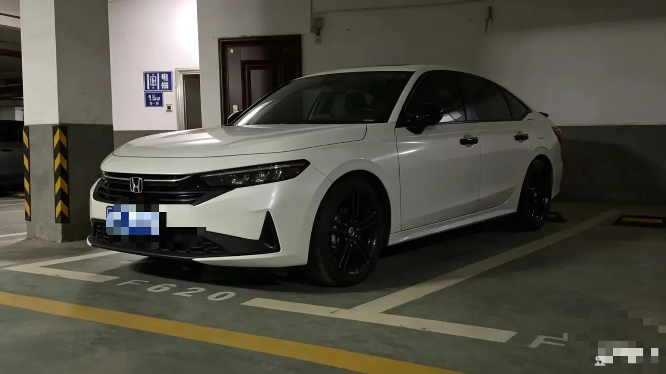 Honda 2025 Stylish 1.5T CVT 240TURBO Tech Edition Automatic