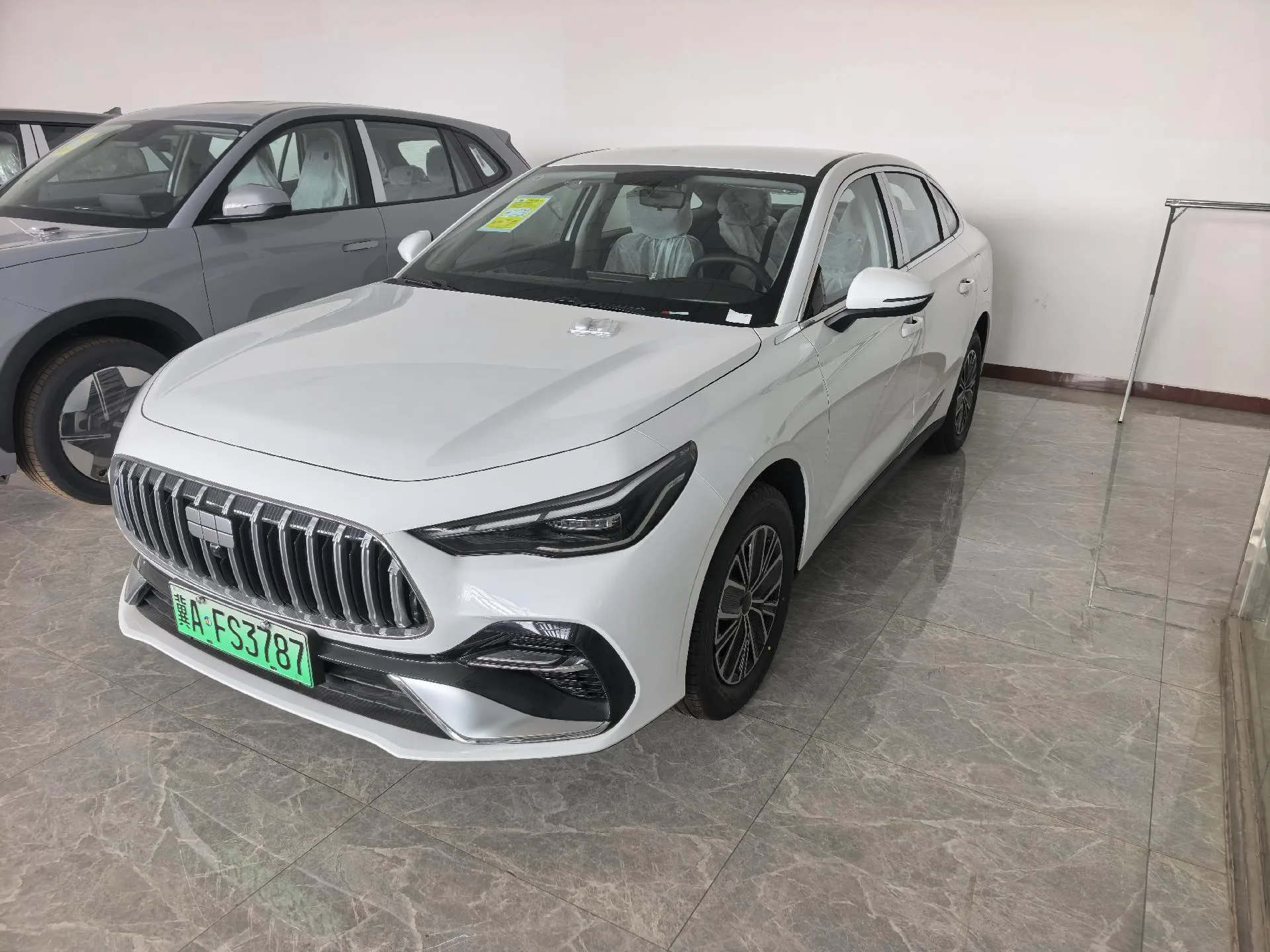 Geely Galaxy 2025 Starry 6 EM-i 1.5 125km Long Range Edition Automatic