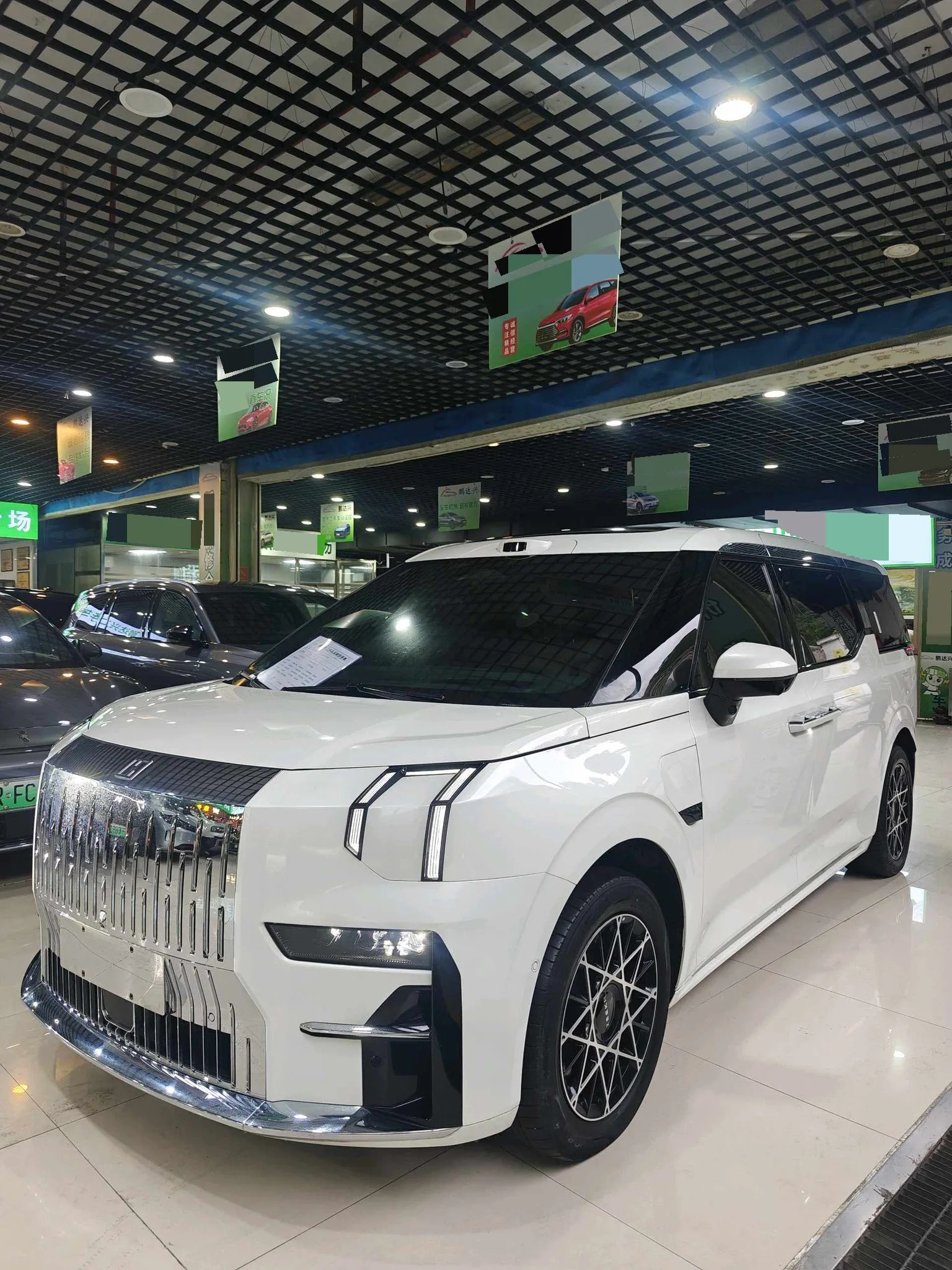 2024 Jike 009 Six-Seat Executive Edition AWD 108kWh Automatic