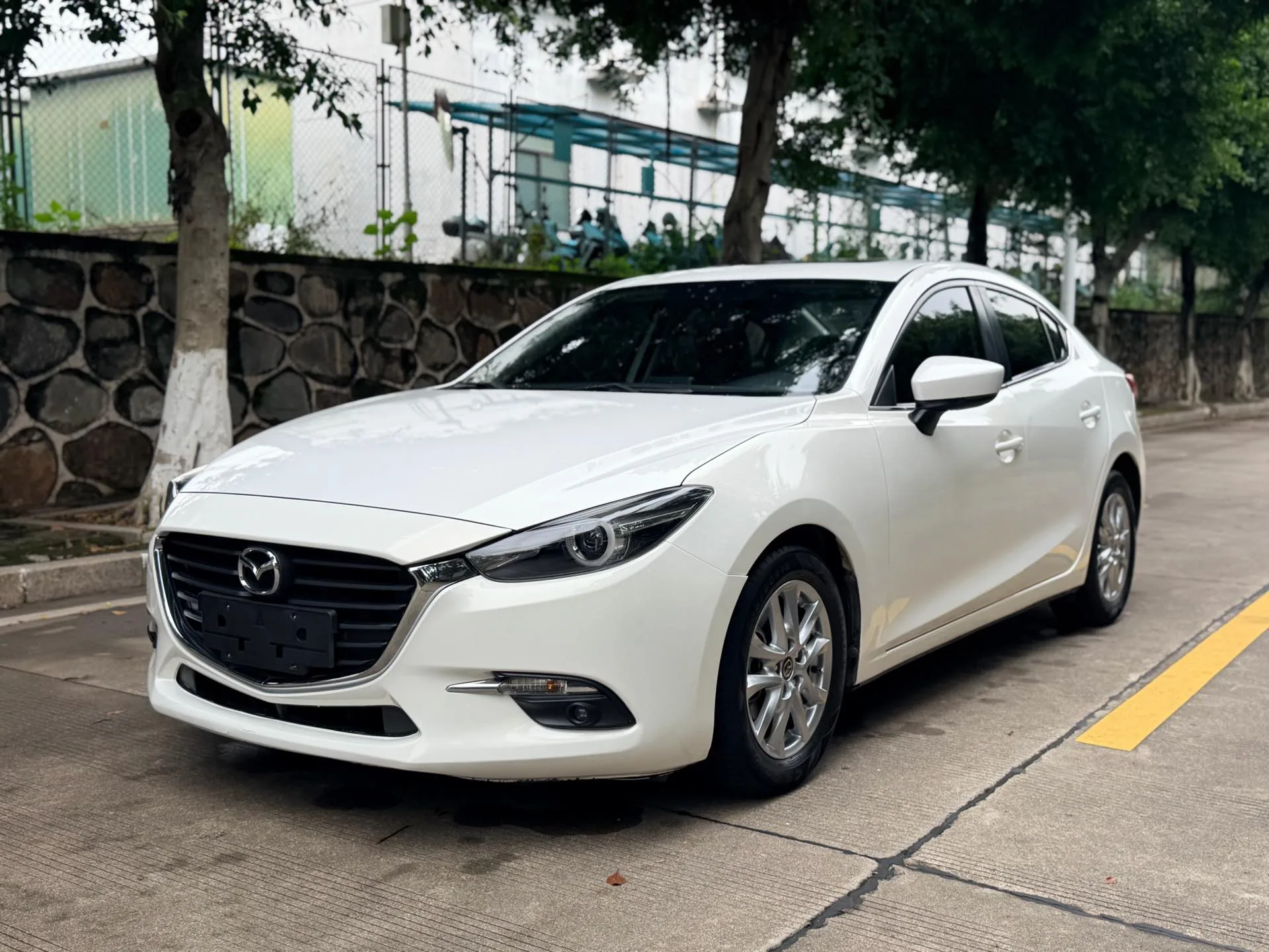 Mazda3 Axela 2017 Sedan 1.5L Automatic Luxury (China VI Emission Standard)