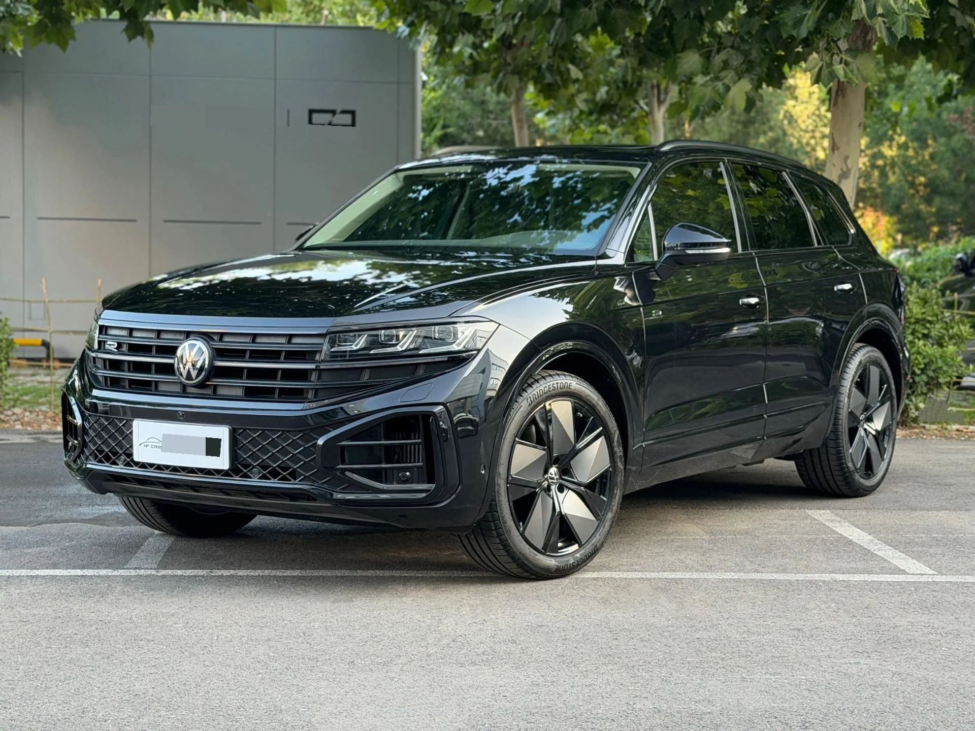 Volkswagen Touareg (Imported) 2026 Model Year Touareg 3.0TSI Rui Jing Edition, Radiant Black Sport Package, Automatic Transmission