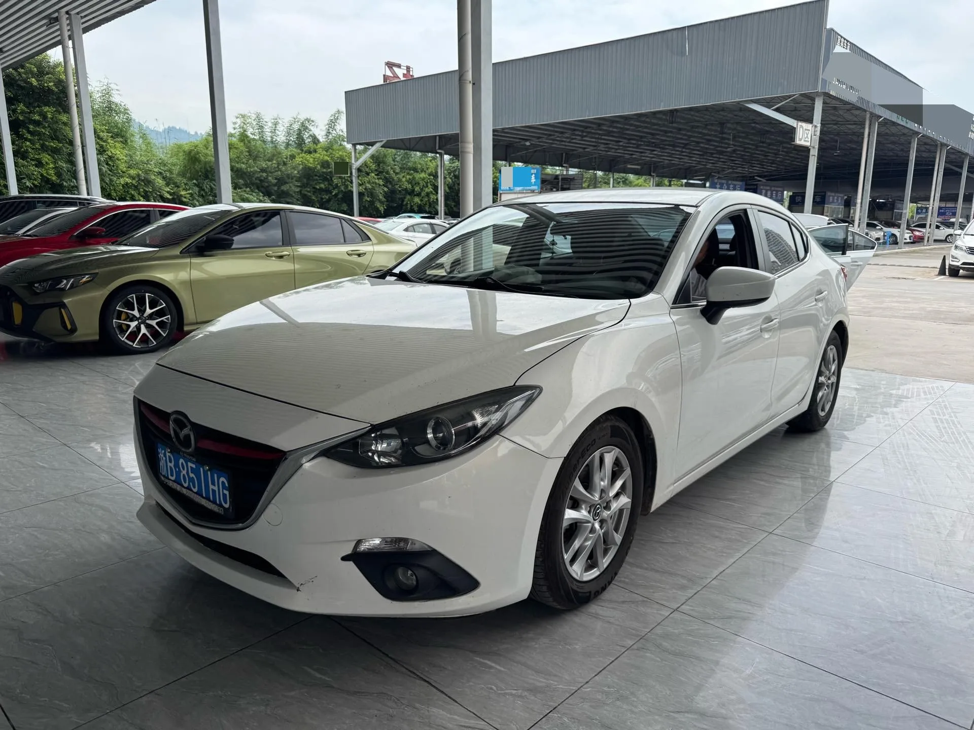 Mazda3 Axela 2014 Sedan 1.5L Automatic Comfort