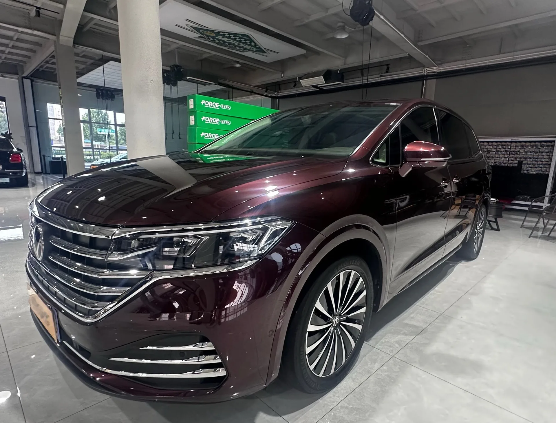 Viloran 2022 380TSI Premium Edition