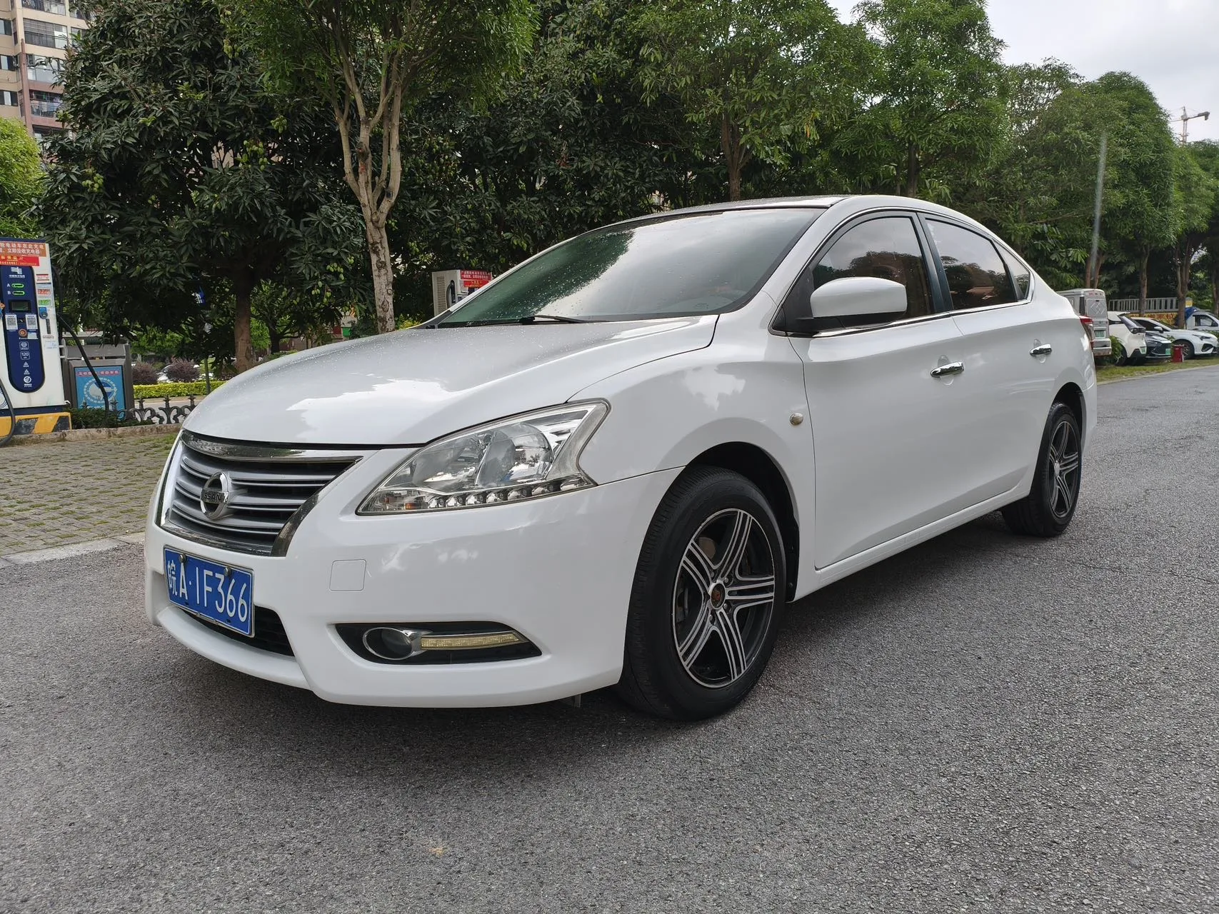 Nissan Sylphy 2012 1.6XL CVT Luxury Edition
