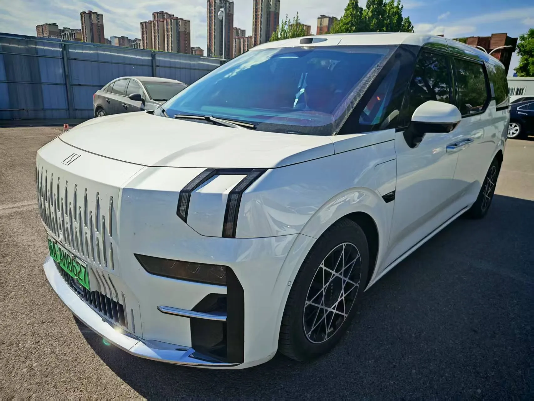 Zeekr 2024 Zeekr 009 Six-Seater Executive Edition AWD 108kWh Automatic Transmission