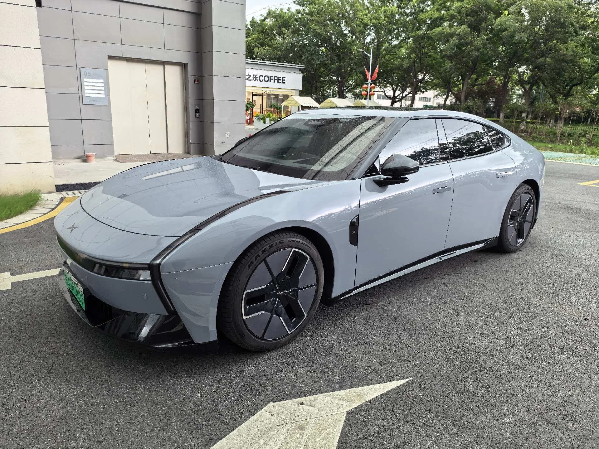 XPeng 2025 P7 702km Long Range Automatic