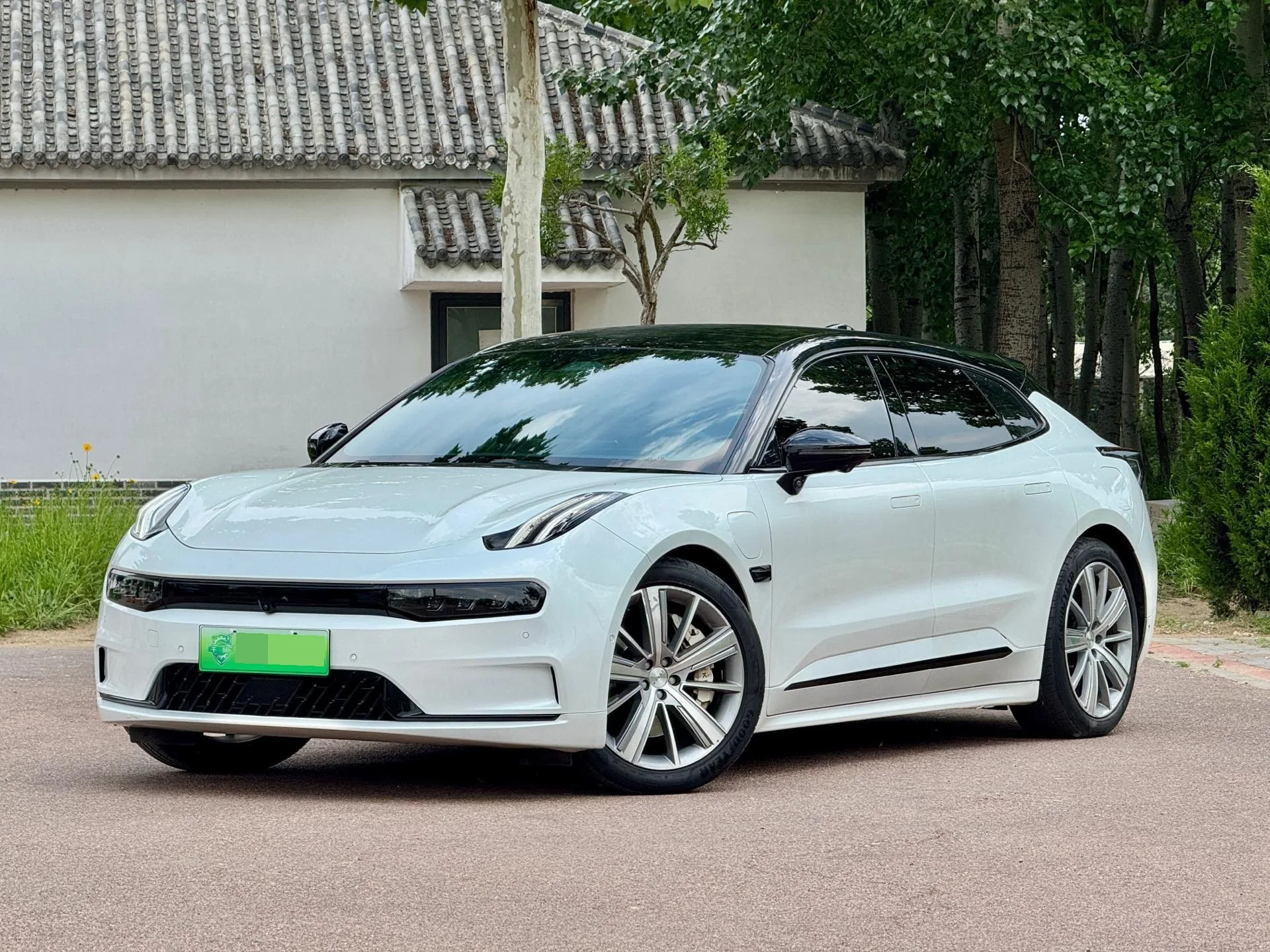 2022 ZEEKR 001 Ultra-Long Range Dual-Motor YOU Edition