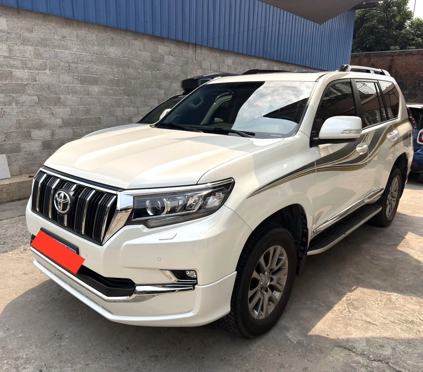 2019 Toyota Prado 3.5L Automatic TX-L Premium Edition with Rear-Mounted Spare Tire